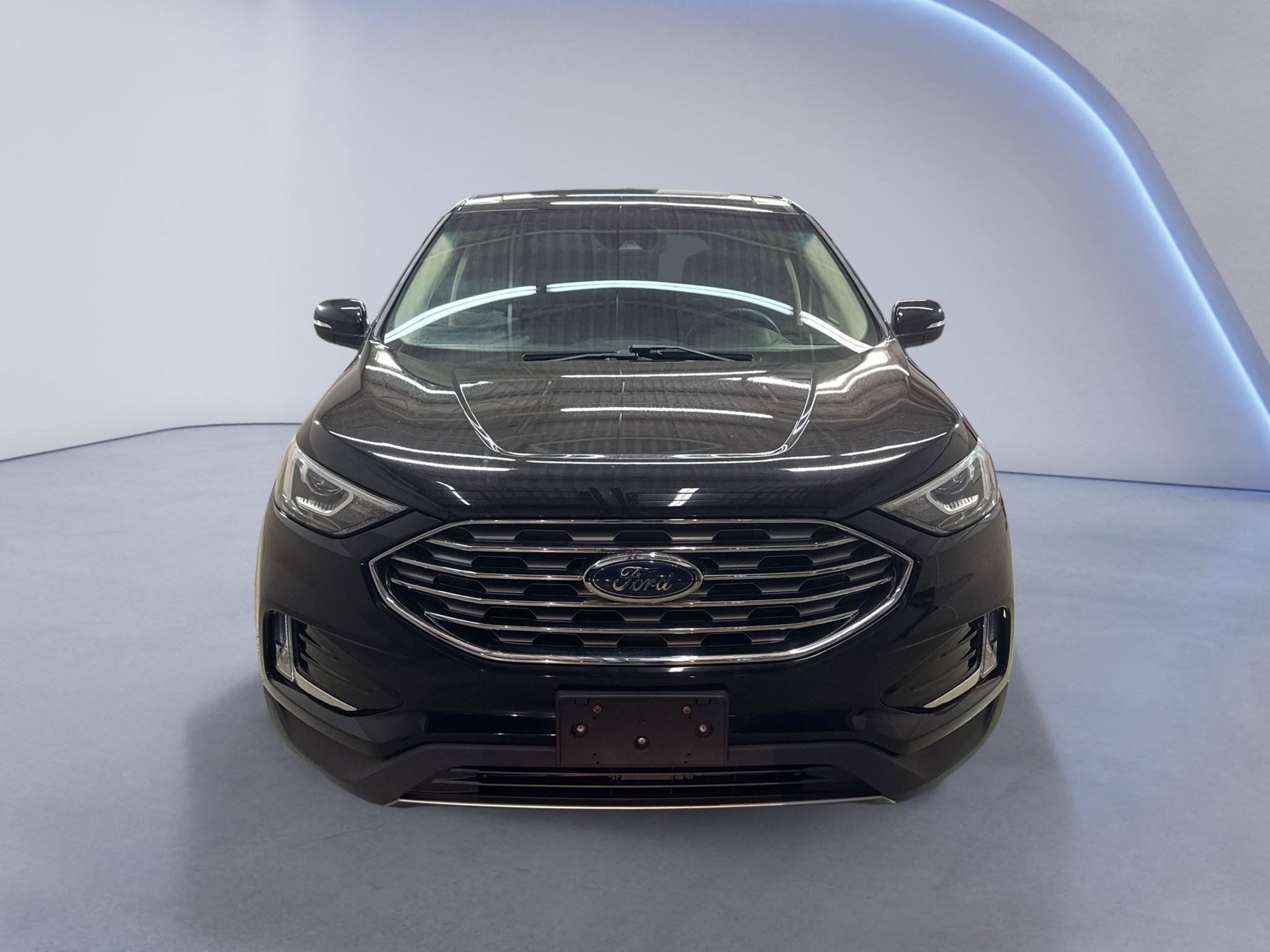 Used 2019 Ford Edge SEL w/ Equipment Group 201A AWD/4WD image 2