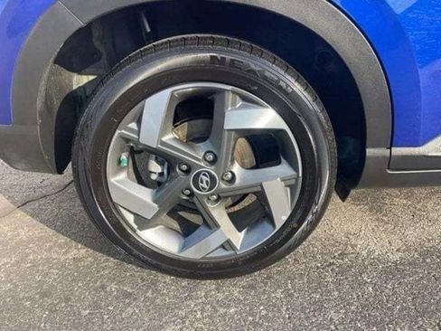 Used 2025 Hyundai Venue SEL FWD image 14