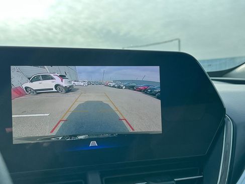 Used 2025 Chevrolet Trax LT image 17