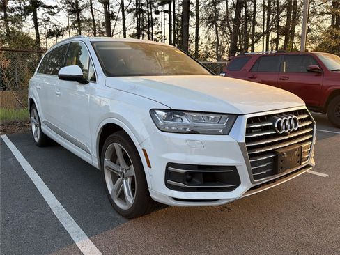 Used 2019 Audi Q7 3.0T Prestige w/ Prestige Package image 3