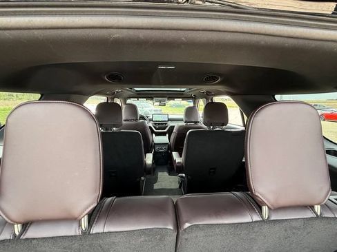 Used 2025 Ford Explorer Platinum w/ LUX Leather Package AWD/4WD image 34
