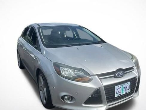 Used 2012 Ford Focus Titanium image 2