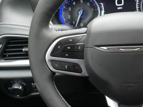 New 2027 Chrysler Pacifica Select FWD image 18