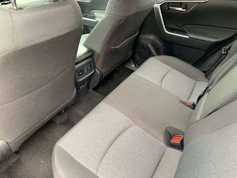 Used 2025 Toyota RAV4 XLE AWD/4WD image 14