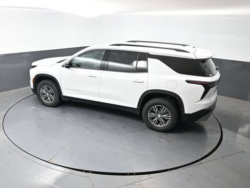 Used 2024 Chevrolet Traverse LT FWD image 47
