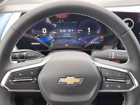 New 2026 Chevrolet Equinox EV LT image 16