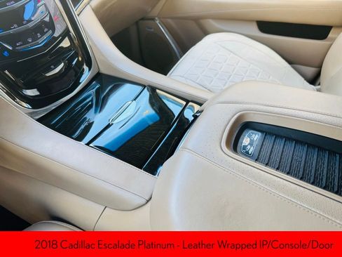 Used 2018 Cadillac Escalade Platinum RWD image 31