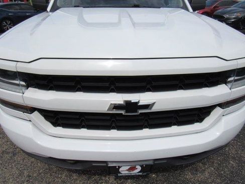 Used 2018 Chevrolet Silverado 1500 Custom w/ Custom Value Package AWD/4WD image 4