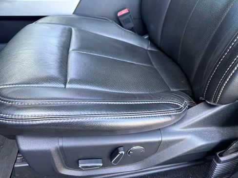 Used 2018 Ford F150 Lariat w/ Equipment Group 502A Luxury AWD/4WD image 8