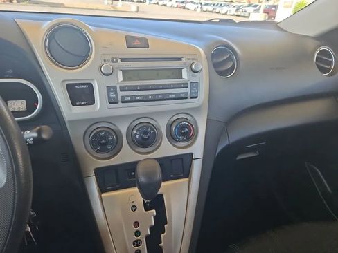 Used 2011 Toyota Matrix image 24