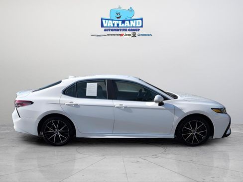 Used 2023 Toyota Camry SE image 6