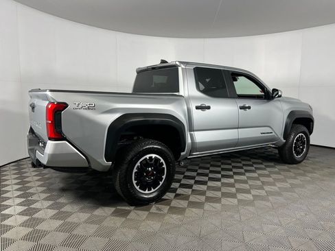 Used 2025 Toyota Tacoma TRD Off-Road image 5