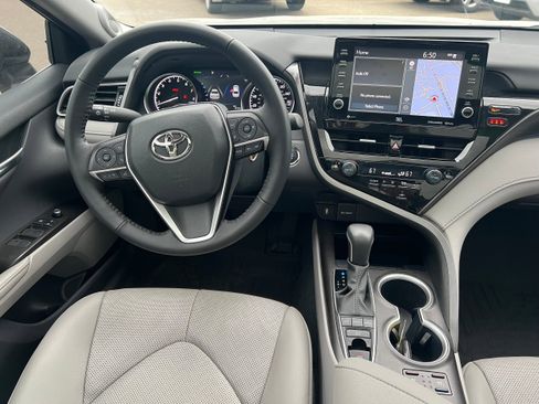 Used 2023 Toyota Camry XLE image 16