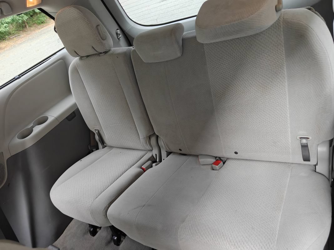 Used 2011 Toyota Sienna LE FWD image 19