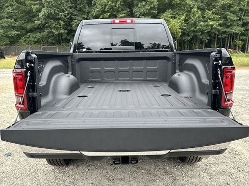 New 2025 RAM 2500 Tradesman AWD/4WD image 18