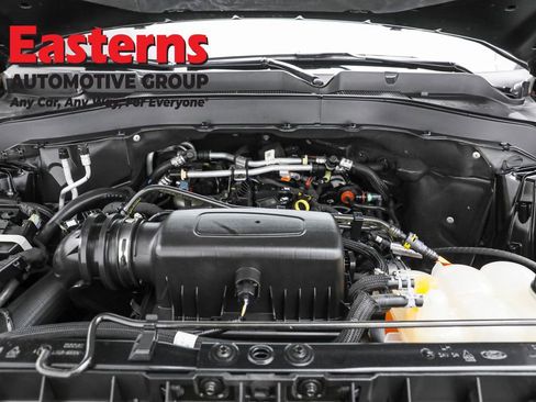 Used 2022 Ford Explorer XLT w/ Equipment Group 202A image 7