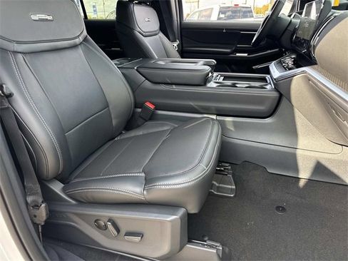 New 2025 Ford Expedition Platinum w/ Stealth Performance Package image 11