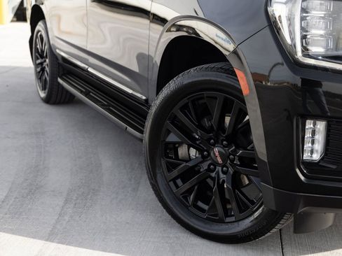 Used 2024 GMC Yukon XL SLT image 8