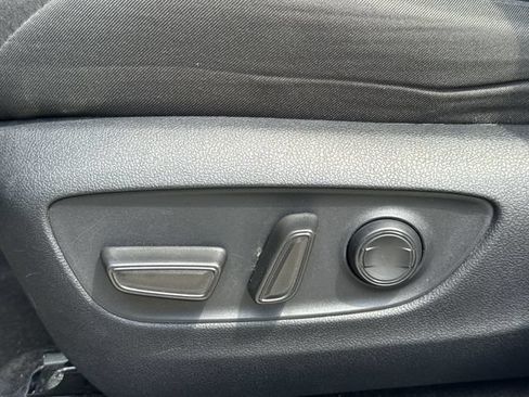Used 2025 Toyota RAV4 XLE FWD image 27