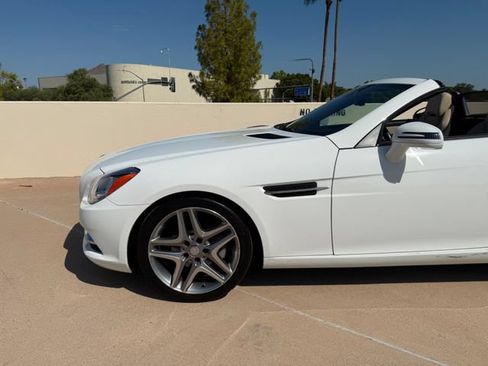 Used 2014 Mercedes-Benz SLK 250 w/ Premium Package image 12