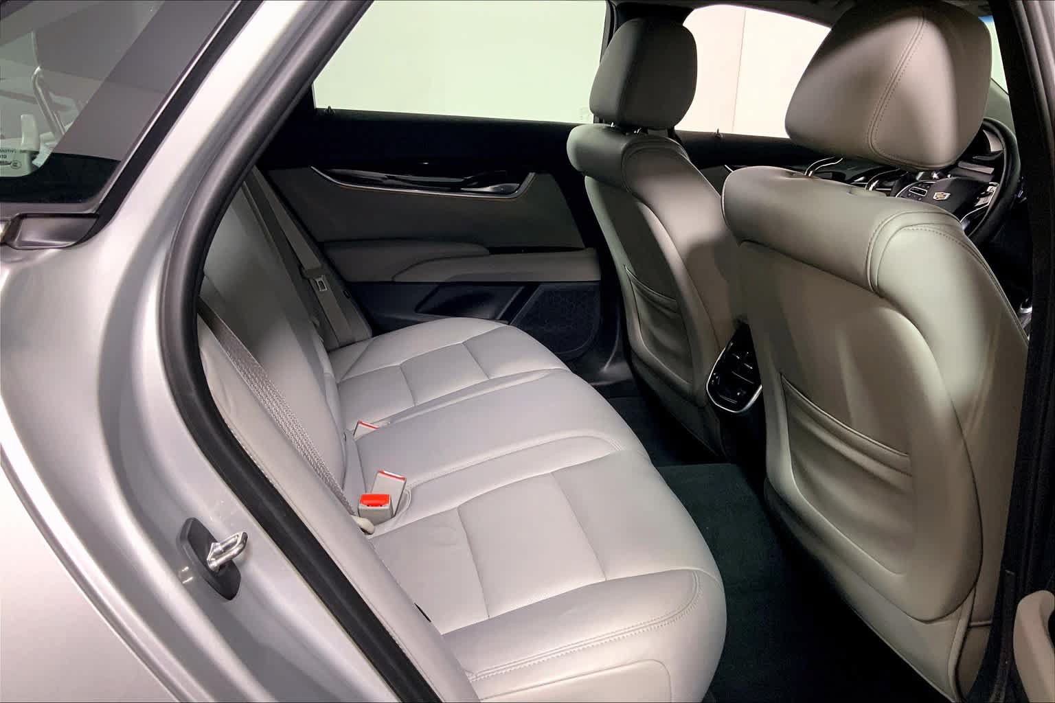 Used 2016 Cadillac XTS Luxury w/ Driver Awareness Package FWD image 18