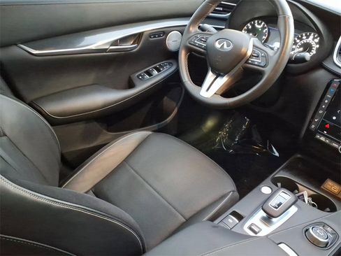 Used 2024 INFINITI QX50 Sport image 9