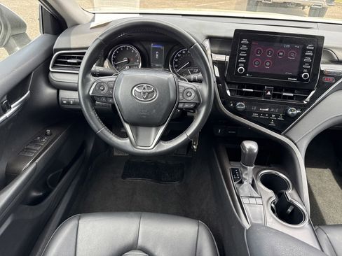 Used 2024 Toyota Camry SE image 14