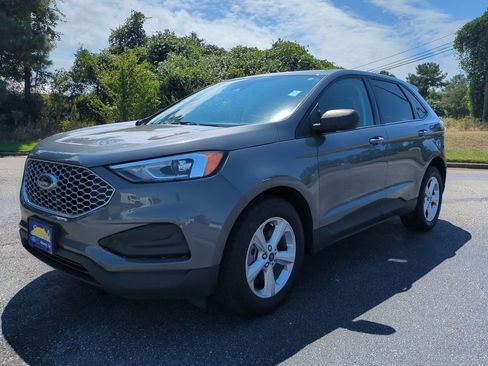 Certified 2024 Ford Edge SE image 8