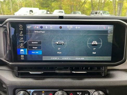 Used 2024 Jeep Wrangler Unlimited Sport AWD/4WD image 35