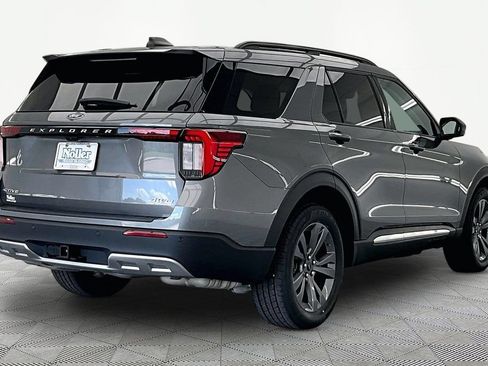 Certified 2025 Ford Explorer Active w/ Active Comfort Package AWD/4WD image 2