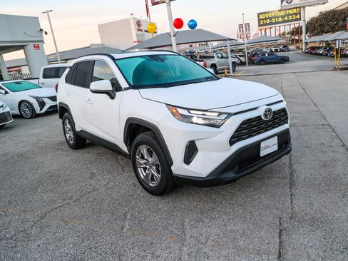 Certified 2022 Toyota RAV4 XLE image 5