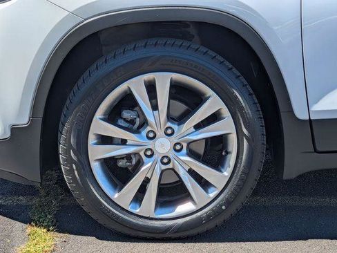 Used 2019 Chevrolet Trax LT w/ LT Convenience Package FWD image 35