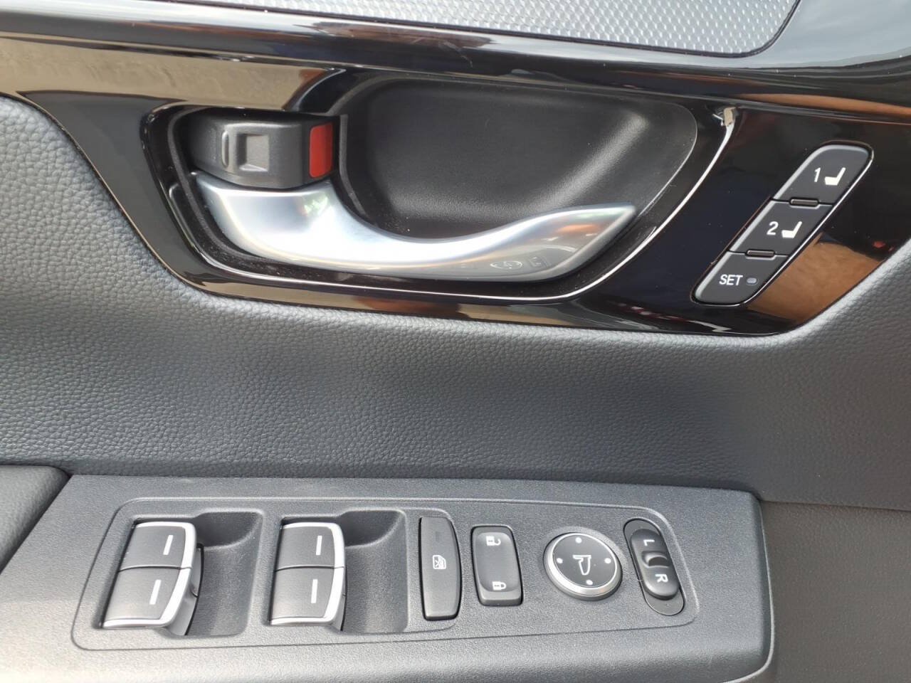 Used 2023 Honda CR-V EX-L image 17