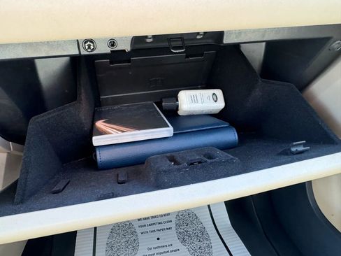 Used 2016 Land Rover Discovery Sport HSE image 27