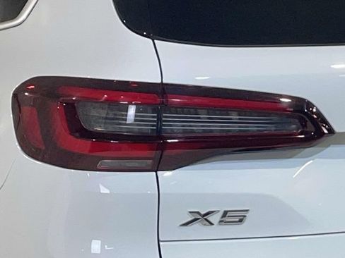 Used 2023 BMW X5 xDrive40i w/ Premium Package AWD/4WD image 12