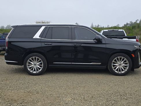 Used 2021 Cadillac Escalade Premium Luxury w/ Driver Assist Tech Package AWD/4WD image 4