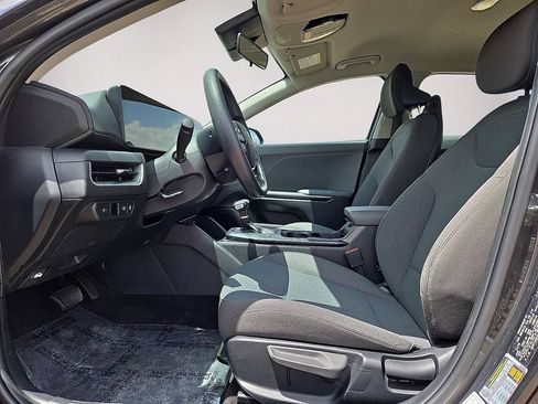 Used 2025 Kia K4 FWD image 22