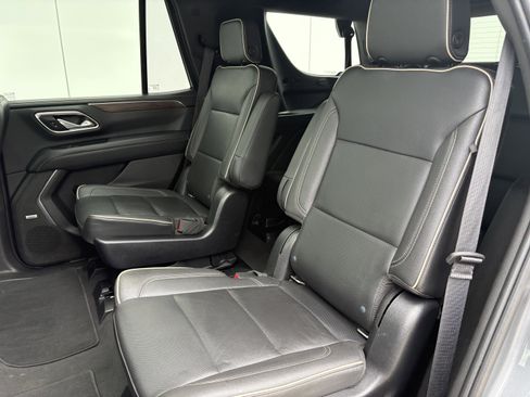 Used 2021 Chevrolet Tahoe Premier w/ Premium Package AWD/4WD image 13