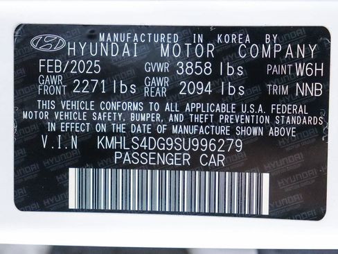 Used 2025 Hyundai Elantra SEL FWD image 31