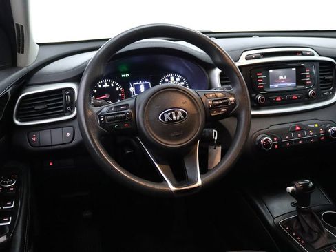 Used 2017 Kia Sorento AWD image 13