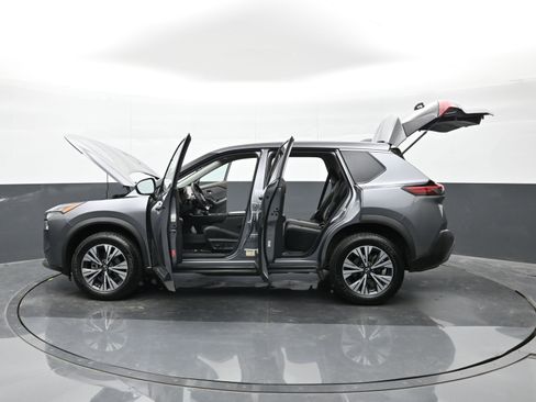 Used 2023 Nissan Rogue SV image 46