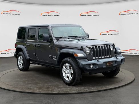 Used 2019 Jeep Wrangler Unlimited Sport S AWD/4WD image 5