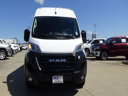 Used 2026 RAM ProMaster 2500 w/ Convenience Group FWD image 3