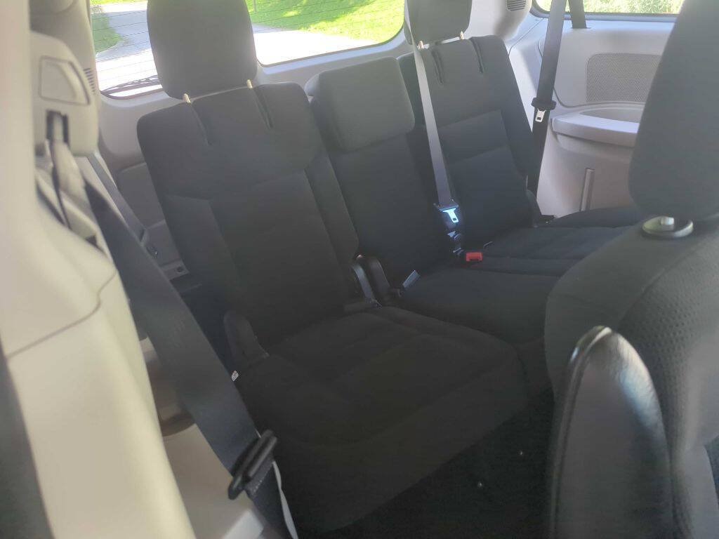 Used 2019 Dodge Grand Caravan SE FWD image 11
