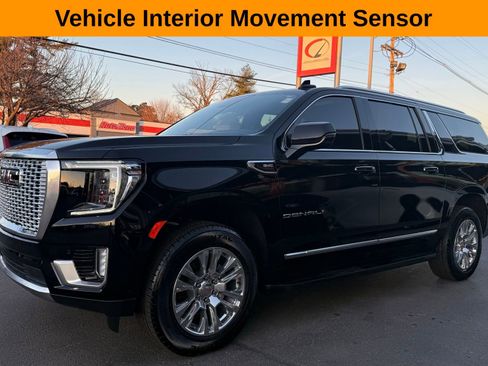 Used 2024 GMC Yukon XL Denali w/ Advanced Technology Package image 12