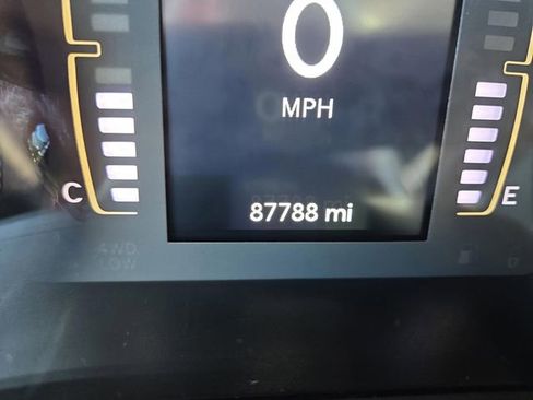 Used 2019 Jeep Cherokee Latitude Plus w/ Cold Weather Group image 6