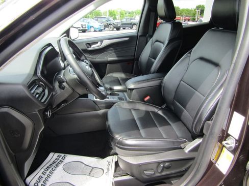 Used 2023 Ford Escape Platinum image 10