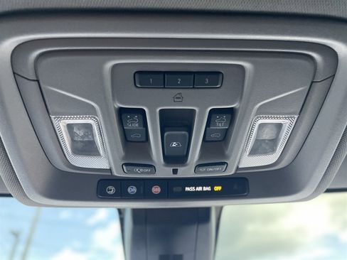 Used 2022 GMC Sierra 3500 Denali w/ Denali Ultimate Package image 37