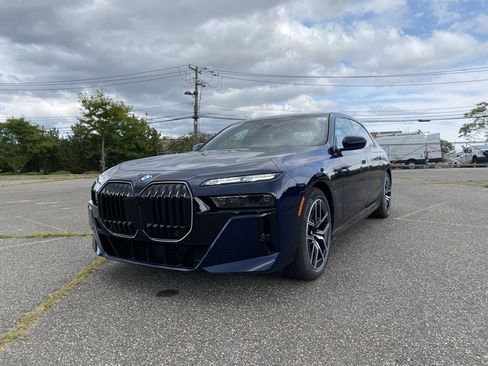 New 2026 BMW 760i xDrive w/ Executive Package image 1