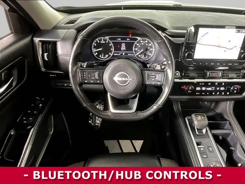Used 2024 Nissan Pathfinder SL AWD/4WD image 8